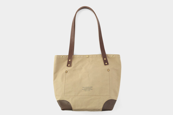 The Superior Labor × TRAVELER'S COMPANY トラベラーズファクトリー 